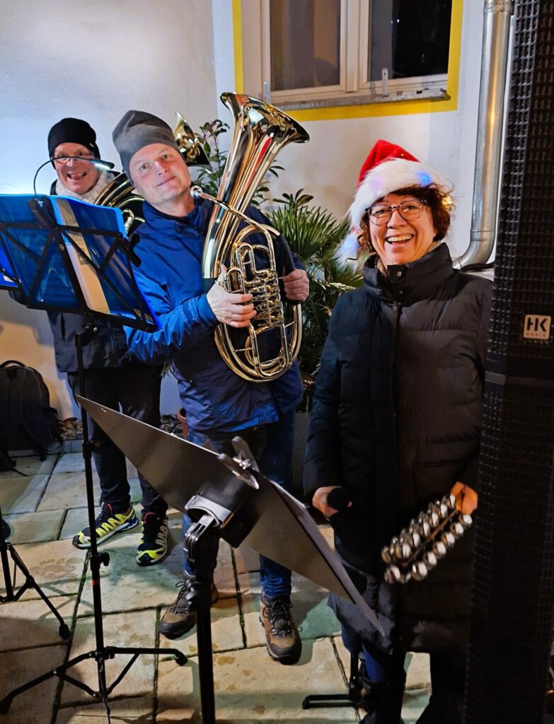 Foto Auftritt Blasmusikkapelle Schrotewichte Weihnachtsständchen